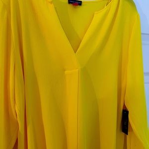 XL Vince Camuto  blouse prim yellow.